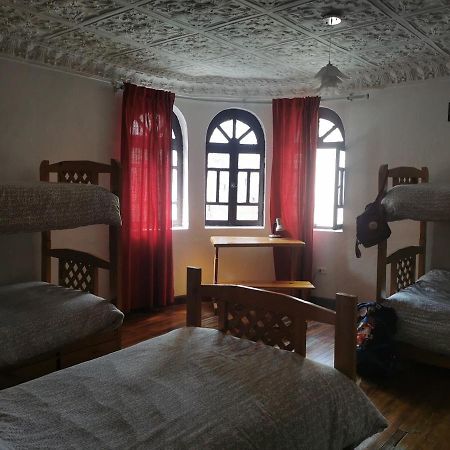 Hostel Revolution Кито Екстериор снимка