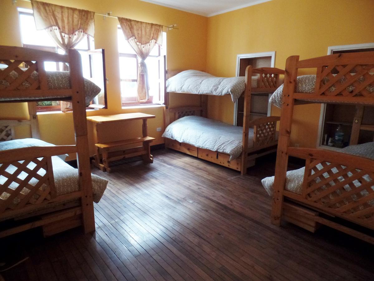 Hostel Revolution Кито Екстериор снимка