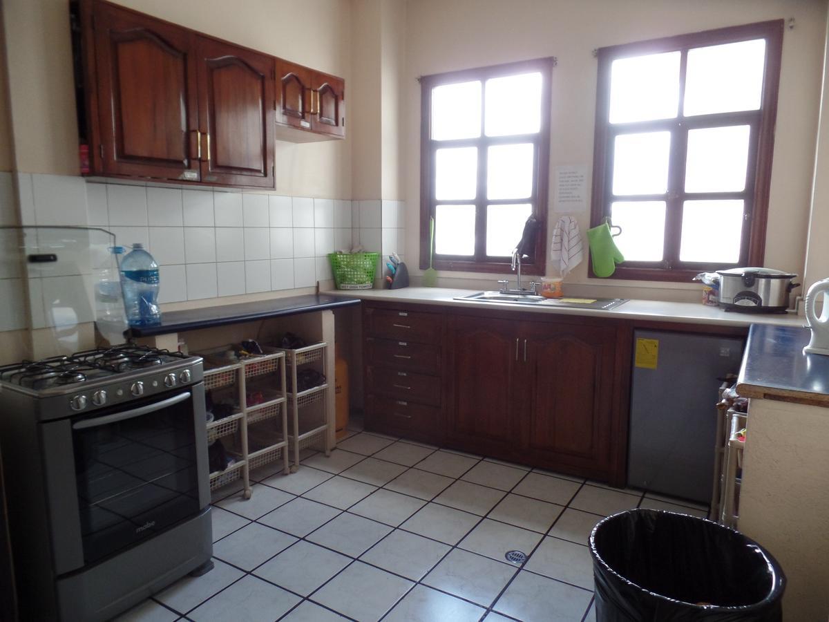 Hostel Revolution Кито Екстериор снимка